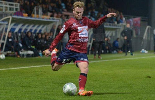 克莱蒙门将神勇发挥,零封对手收获赛季首胜  克莱蒙门将神勇发挥,零封对手收获赛季首胜